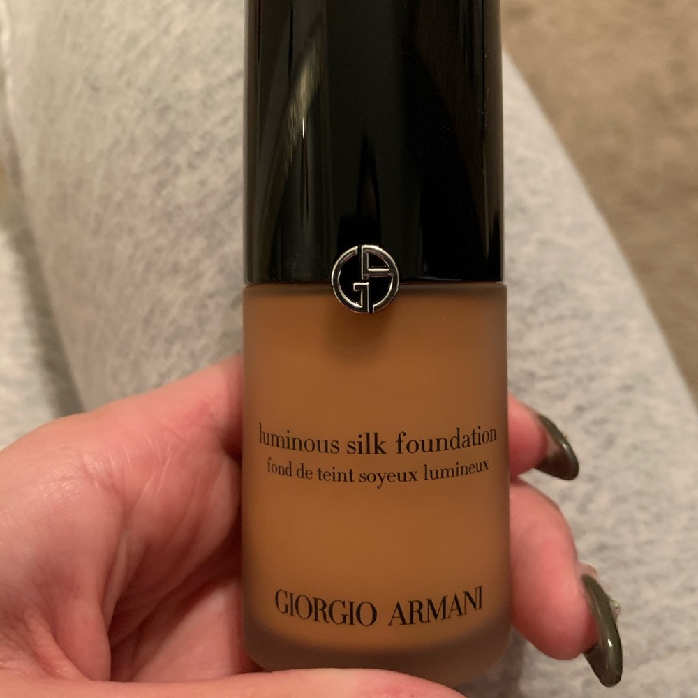 Giorgio Armani Luminous Silk Foundation in 8.5